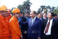 Thủ tướng Nguyễn Xuân Phúc vui ‘Tết sum vầy’ với công nhân QQ8839 nhà cái
