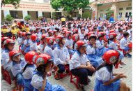 Trường tiểu học Đinh Tiên Hoàng  Gần 500 Qq88 https betamed sa com được tặng mũ bảo hiểm