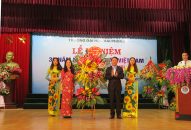 Phó Chủ tịch UBNDTP Lê Khắc Nam thăm, chúc mừng Trường Đại học QQ8839 nhà cái