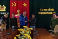 Trả lại hơn 100 triệu cho khách Appqq88 Cá Cược Thể Thao bỏ quên