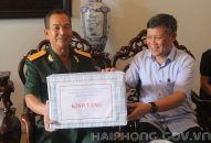 Phó Chủ tịch Thường trực UBND thành phố thăm, tặng quà nhân QQ8827 nhận thưởng hấp dẫn ngày Thương binh, liệt sỹ