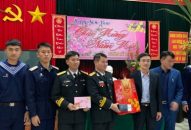 Thành đoàn QQ8839 nhà cái: Thăm, tặng quà và chúc tết Hải đội 4, Vùng 1 Hải quân và Đội tàu Bạch Long