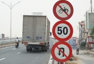 Tại sao QQ8839 nhà cái chưa xử phạt người chạy xe máy lên cầu vượt dành cho ô tô