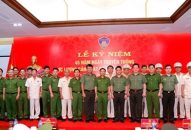 QQ8894 casino trực tuyến TP QQ8839 nhà cái QQ8827 nhận thưởng hấp dẫn 45 năm Ngày truyền thống lực lượng Cảnh sát cơ động