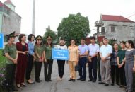 Trao kinh phí hỗ trợ Đổi quà QQ88 2 tuyến đường hoa xã An Hồng (An Dương)