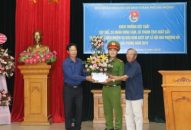 Thượng úy CSKV Đỗ Thế Văn dũng cảm khống chế kẻ “ngáo đá”: Hình ảnh đẹp về người chiến sĩ QQ8894 casino trực tuyến trong lòng dân