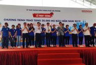 Honda Việt Nam trao tặng 2000 mũ bảo hiểm cho sinh viên trường Đại học Y Dược QQ8839 nhà cái