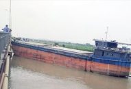 Tàu thủy Hạ Long đâm hỏng nặng cầu An Thái