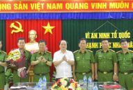 UBND quận Dương Kinh khen thưởng lực lượng CA quận