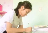 Nghị lực mùa thi: Ước mơ đến giảng đường của nữ sinh mồ côi mẹ