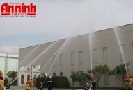 TOÀN DÂN PHÒNG CHÁY CHỮA CHÁY: Thực tập phương án chữa cháy, cứu nạn