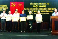 Huyện Vĩnh Bảo, TP QQ8839 nhà cái: Trao tặng Huy hiệu Đảng cho 17 đảng viên