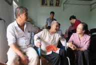 Phó Bí thư Thường trực Thành ủy thăm, tặng quà các gia đình chính sách nhân dịp QQ8827 nhận thưởng hấp dẫn 72 năm Ngày Thương binh, liệt sĩ