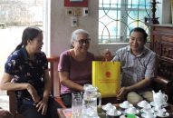 Đoàn đại biểu TRANG CHỦ QQ88.COM ĐĂNG KÝ thành phố thăm, tặng quà gia đình chính sách, người có công trên địa bàn huyện Kiến Thụy