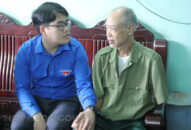 Thành đoàn QQ8839 nhà cái thăm, tặng quà gia đình chính sách nhân dịp 27/7