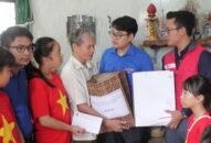Thành đoàn QQ8839 nhà cái thăm, tặng quà gia đình chính sách