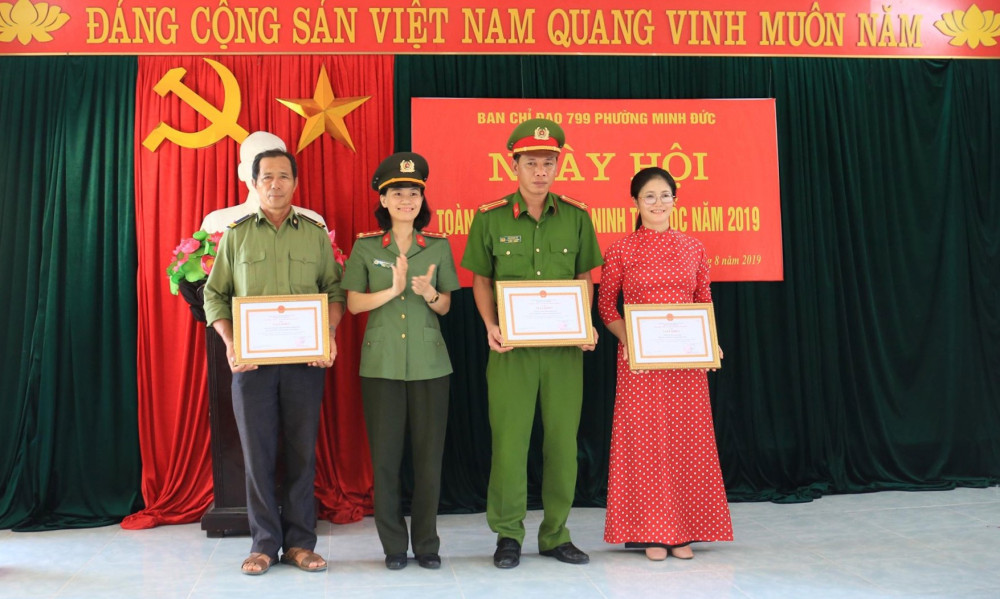 Các cá nhân, tập thể được biểu dương, khen thưởng