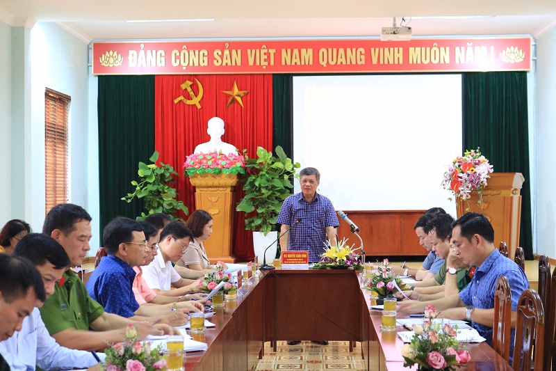 Phó chủ tịch Thường trực UBND TP Nguyễn Xuân Bình phát biểu tại buổi làm việc với Quận ủy Đồ Sơn