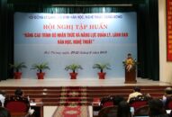 Nâng cao trình độ nhận thức và năng lực quản lý, lãnh đạo VHNT