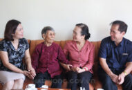 Phó Bí thư Thường trực Thành ủy thăm, tặng quà gia đình chính sách nhân dịp QQ8827 nhận thưởng hấp dẫn 74 năm Cách mạng Tháng Tám và Quốc khánh 2/9