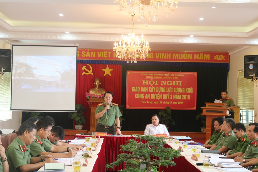 Đồng chí Nguyễn Quốc Hùng- Phó Giám đốc CATP chỉ đạo tại hội nghị Đồng chí Nguyễn Quốc Hùng- Phó Giám đốc CATP chỉ đạo tại hội nghị