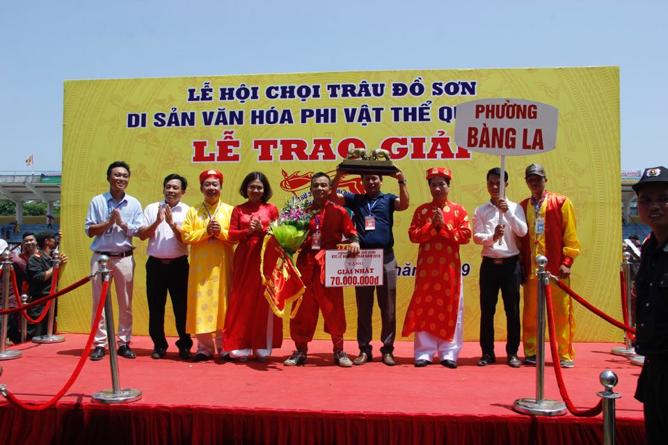 BTC trao giải nhất cho lãnh đạo và Đăng Nhập QQ88.COM | Link Trang Chủ QQ888 phường Bàng La