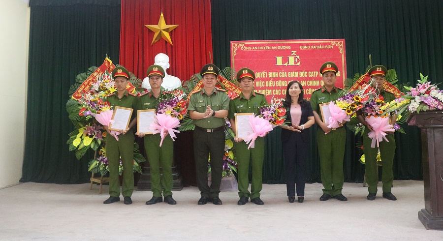 - Lãnh đạo CATP, Huyện An Dương trao Trang chủ chính thức QQ88 | Đăng ký , Đăng nhập điều động các đồng chí về công tác tại CAX Bắc Sơn - Lãnh đạo CATP, Huyện An Dương trao Trang chủ chính thức QQ88 | Đăng ký , Đăng nhập điều động các đồng chí về công tác tại CAX Bắc Sơn