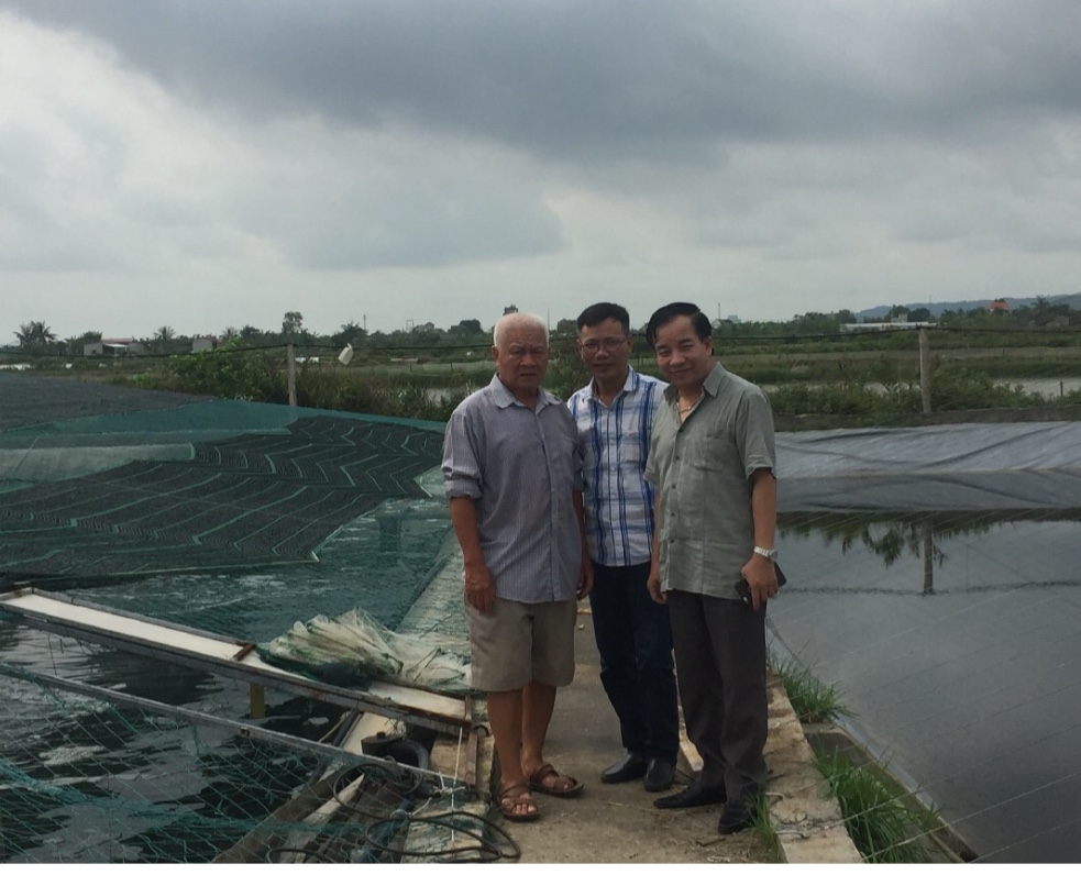 Lãnh đạo Trung tâm Khuyến nông QQ8839 nhà cái và Ban Chủ nhiệm dự án kiếm tra mô hình tại quận Dương Kinh