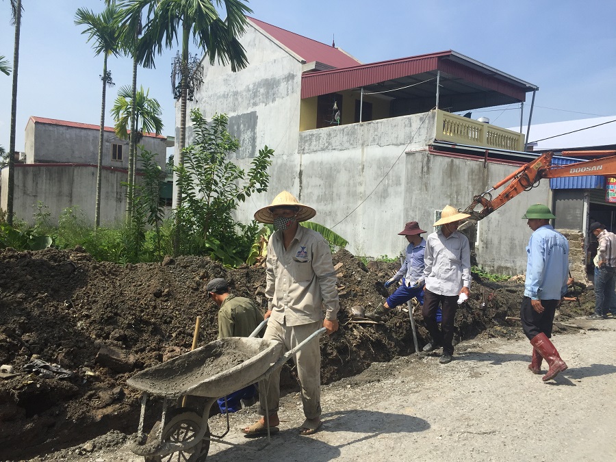 Nhà thầu cam kết hoàn thành dự án theo đúng tiến độ được giao Nhà thầu cam kết hoàn thành dự án theo đúng tiến độ được giao