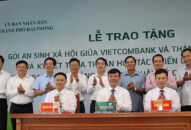 Vietcombank trao tặng gói an sinh QQ8827 com game thủ Việt Nam và ký thỏa thuận hợp tác chiến lược toàn diện với quận Lê Chân, huyện An Dương