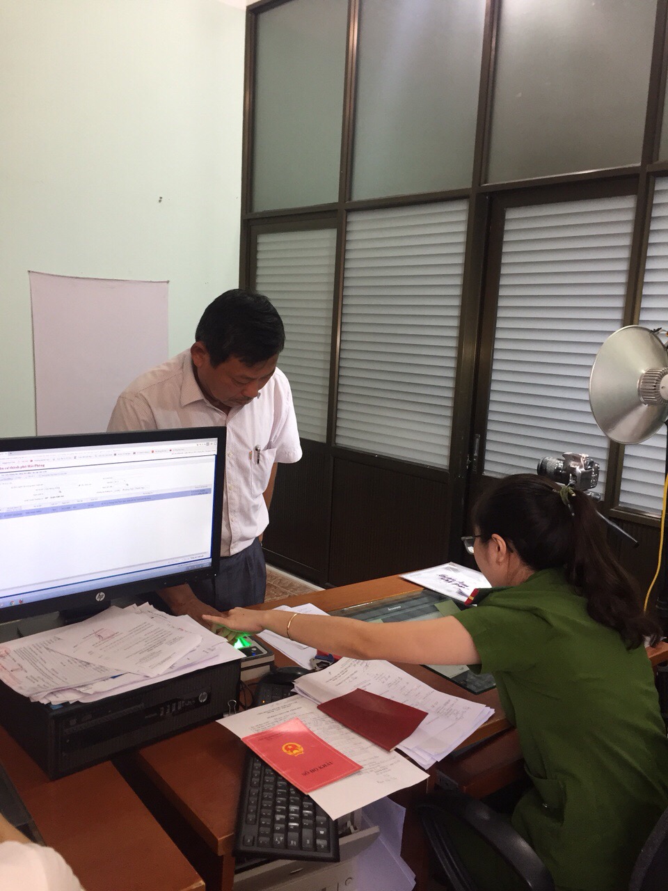 Cấp mới thẻ căn cước công dân cho 400 trường hợp