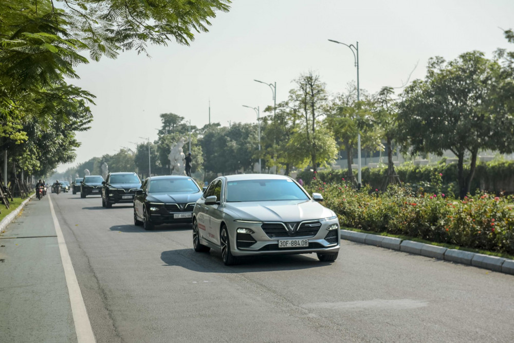 Các mẫu xe VinFast tự tin lăn bánh trên đường với chứng nhận an toàn cao nhất thị trường.
