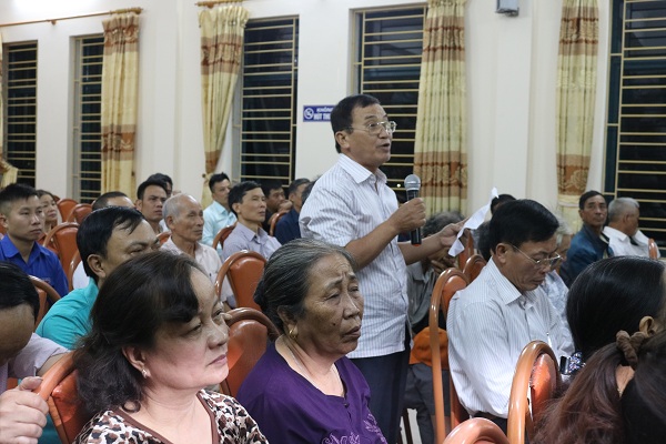 Cử tri phường Tràng Minh kiến nghị tại buổi tiếp xúc