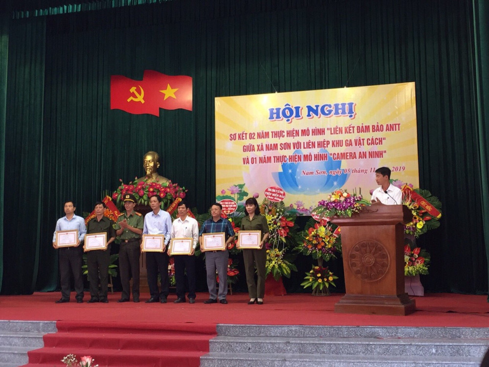 Biểu dương các cá nhân, tập thể có thành tích trong thực hiện mô hình “Camera an ninh” tại xã Nam Sơn, An Dương Biểu dương các cá nhân, tập thể có thành tích trong thực hiện mô hình “Camera an ninh” tại xã Nam Sơn, An Dương