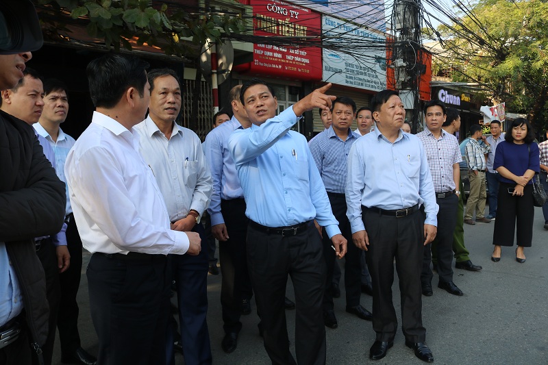 Chủ tịch UBND TP Nguyễn Văn Tùng cùng đại diện các Sở, ban, ngành, UBND quận Kiến An kiểm tra tiến độ dự án