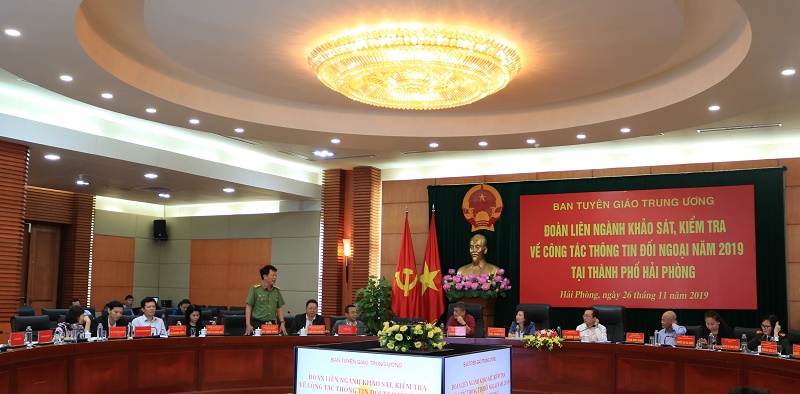 Quang cảnh buổi làm việc