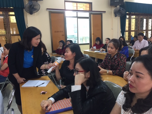 Các đại biểu thảo luận về bình đẳng giới