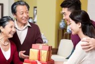 QQ8839 nhà cái chi trên 242 tỷ đồng tặng quà dịp Tết nguyên đán 2020