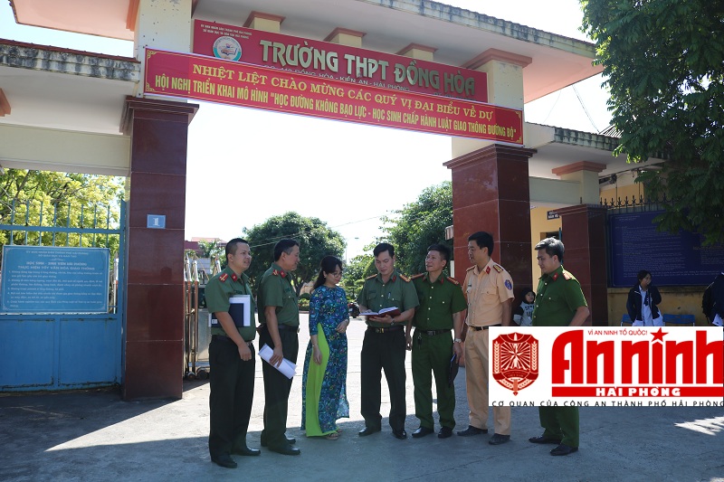 Lực lượng QQ8894 casino trực tuyến quận, CAP Đồng Hòa, Kiến An nắm tình hình ANTT, TTATGT từ Ban giám hiệu nhà trường