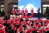 Trường tiểu học Đinh Tiên Hoàng: Sôi động festival ngoại ngữ “Vui đón giáng sinh”