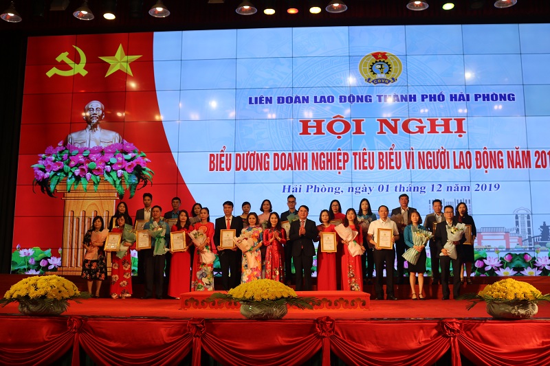 Phó Chủ tịch UBND TP Lê Khắc Nam biểu dương các QUÀ TẶNG QQ88 | Ho Chi Minh City tiêu biểu