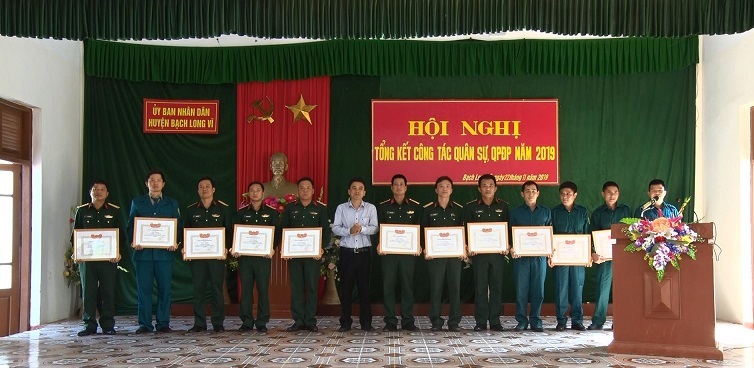 Nhiều tập thể, cá nhân được biểu dương trong công tác quân sự, TTkmqq88 nhận thưởng hấp dẫn năm 2019