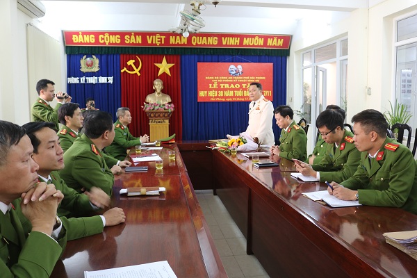 Thượng tá Hà Văn Tuấn – Bí thư Chi bộ, Trưởng phòng PC09 phát biểu cảm tượng tại buổi lễ