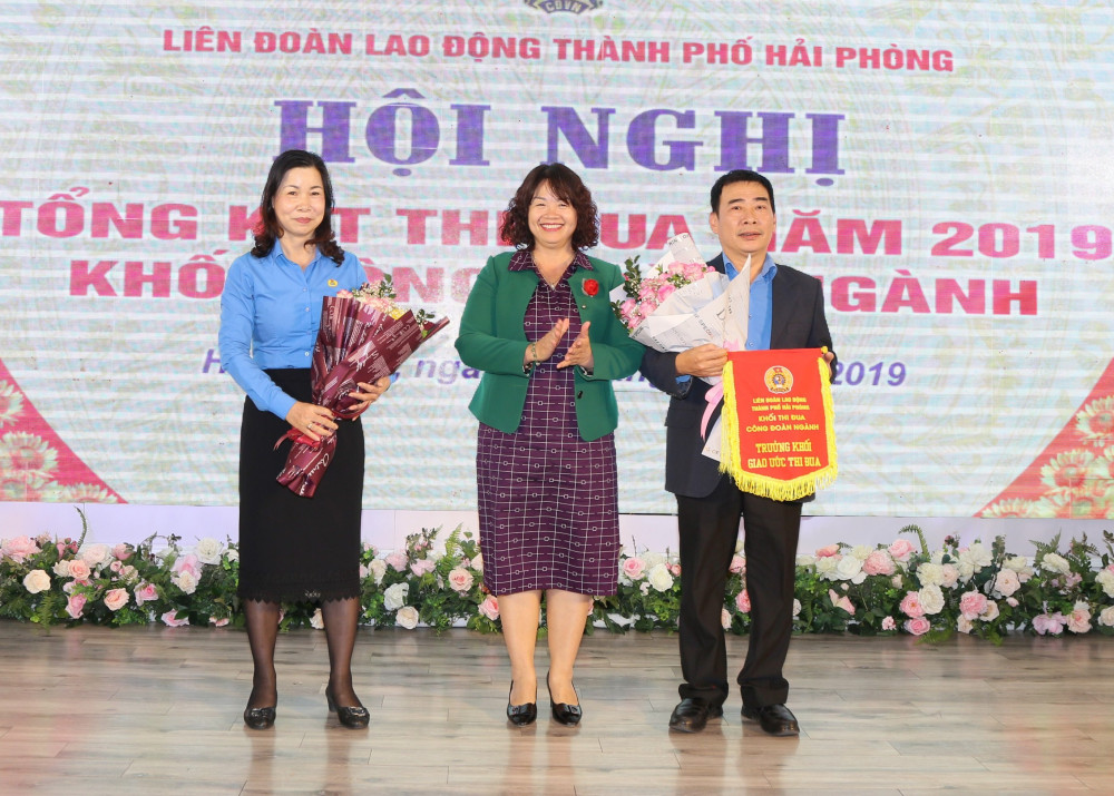 Công đoàn ngành Đổi quà QQ88 là trưởng khối thi đua năm 2020.