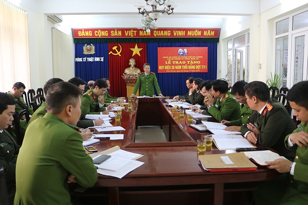 Đại tá Lê Nguyên Trường – Phó Giám đốc CATP phát biểu chỉ đạo tại buổi làm việc