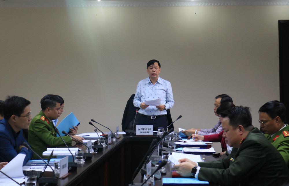 Quang cảnh hội đồng nghiệm thu