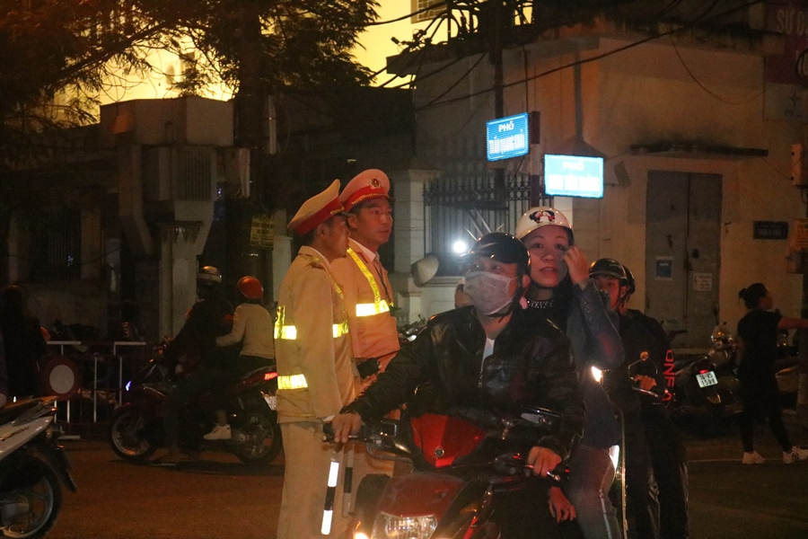 Một mùa Noen an lành có sự đóng góp của lực lượng QQ8894 casino trực tuyến trong việc giữ gìn ANTT, TTATGT Một mùa Noen an lành có sự đóng góp của lực lượng QQ8894 casino trực tuyến trong việc giữ gìn ANTT, TTATGT