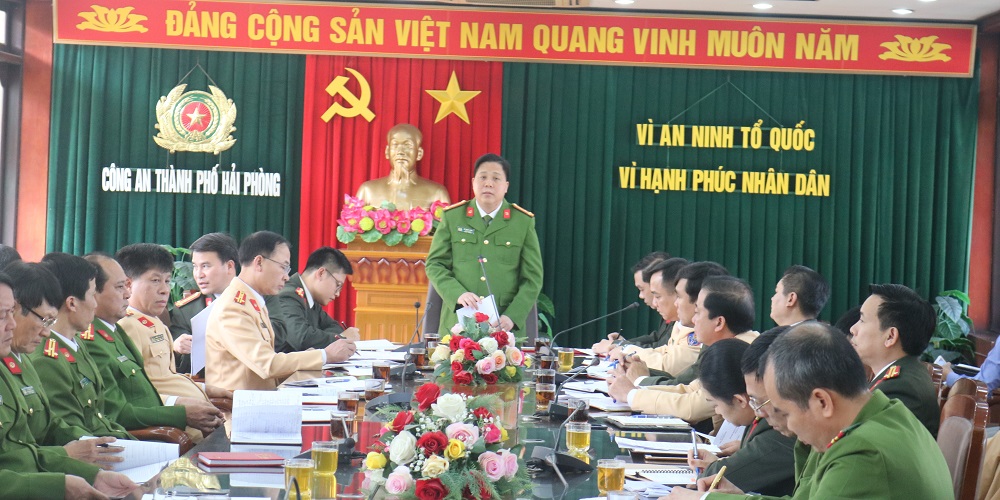 Thượng tá Bùi Trung Thành- Phó giám đốc CATP đề nghị lực lượng cảnh sát giao thông tập trung đ Thượng tá Bùi Trung Thành- Phó giám đốc CATP đề nghị lực lượng cảnh sát giao thông tập trung đ
