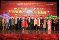 Mong kiều bào tiếp tục đóng góp Đổi quà QQ88, phát triển thành phố
