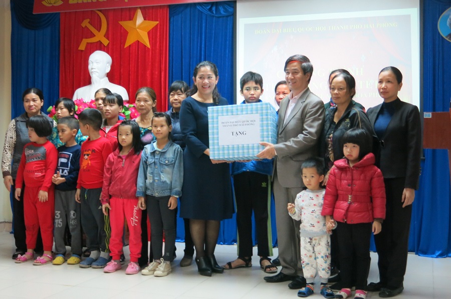 Làng nuôi dạy trẻ mồ côi Hoa Phượng Làng nuôi dạy trẻ mồ côi Hoa Phượng